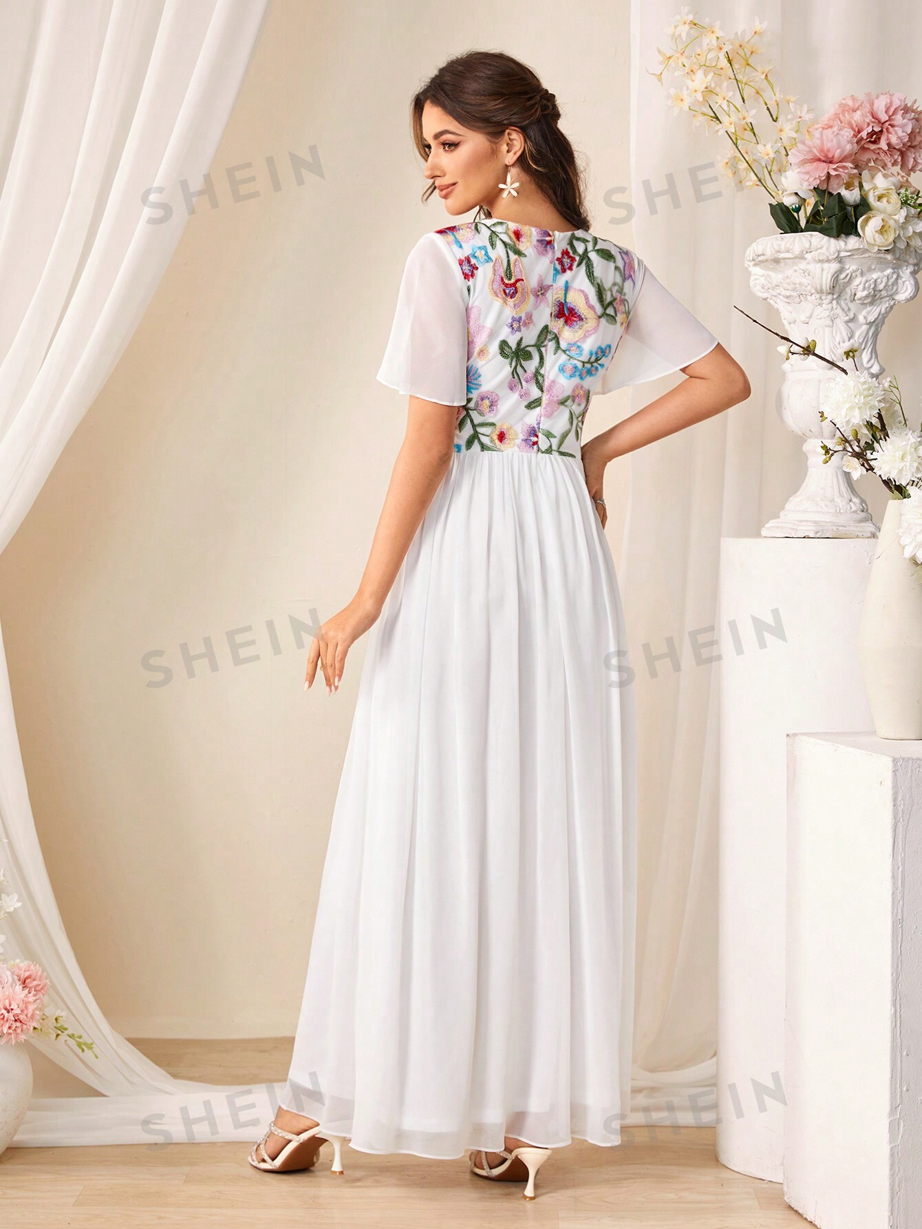 цена SHEIN Belle женское элегантное шифоновое платье для подружки невесты с вышивкой, белый
