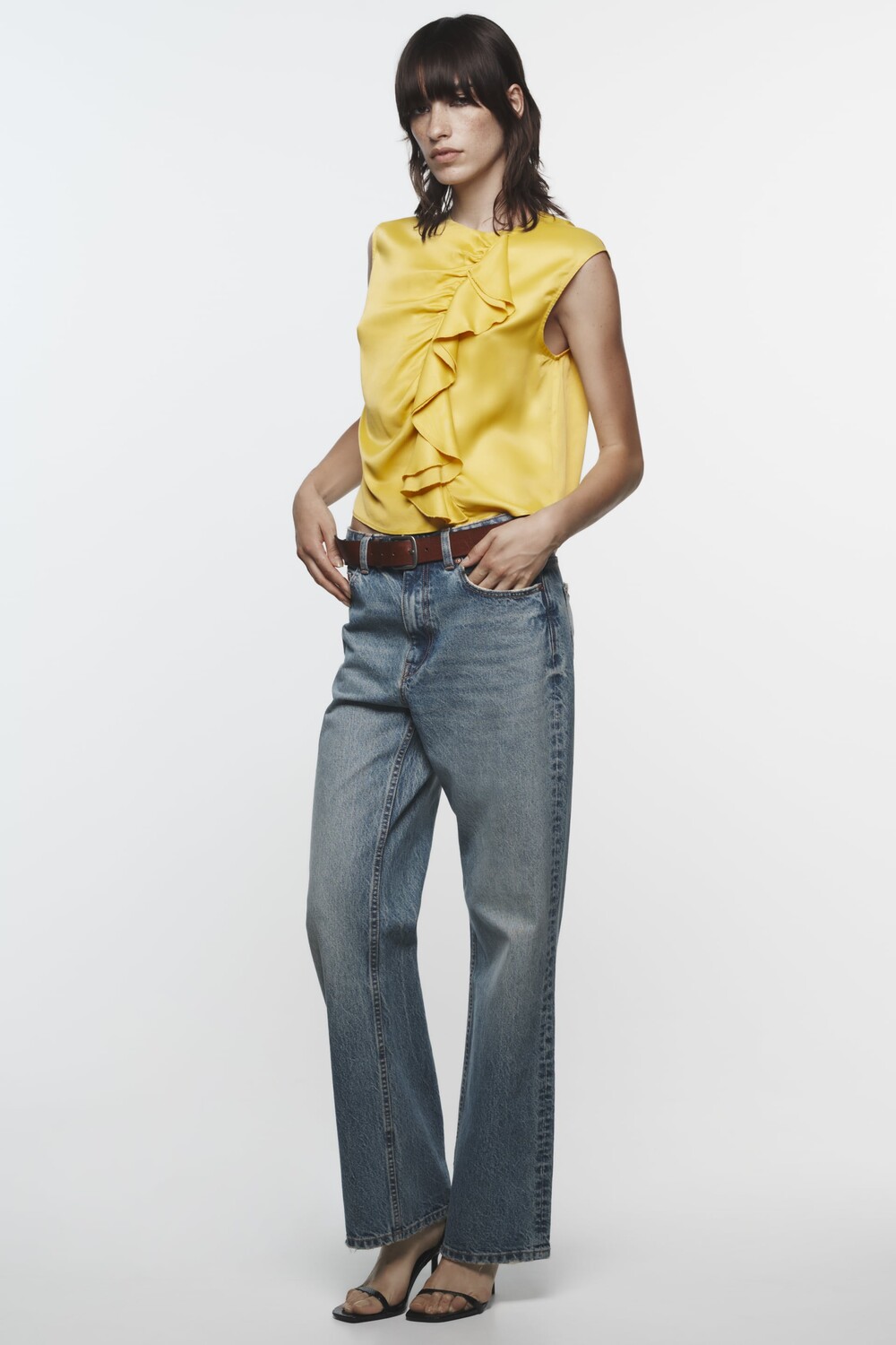 

Атласная рубашка с волонами Zara, горчица