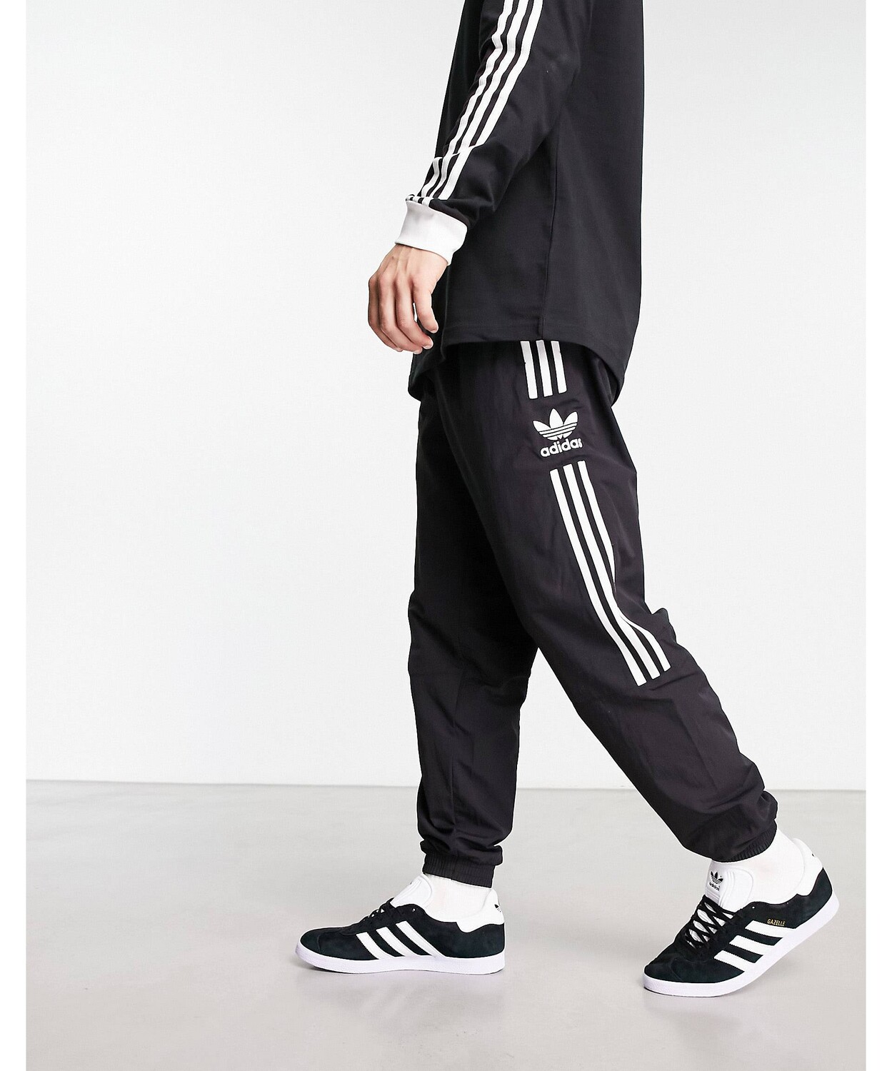 

Черные спортивные джоггеры с замком adidas Originals adicolor