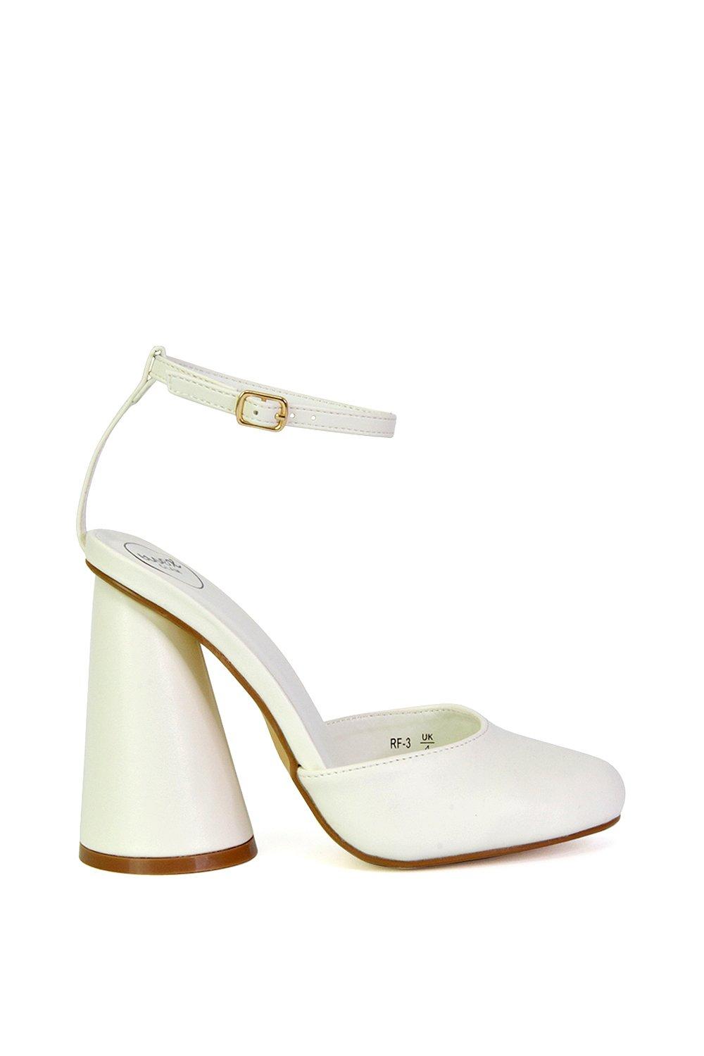Эффектный каблук с блоком цилиндров и ремешком на щиколотке Ekin XY London, белый туфли на каблуках rosalia mule frye камень