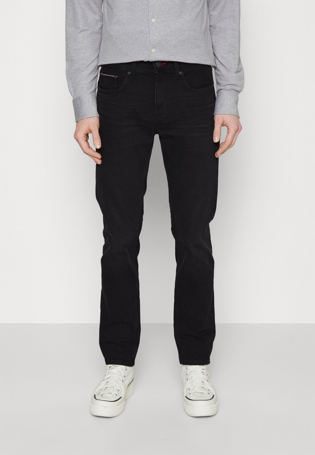 

Джинсы прямого кроя Tommy Hilfiger