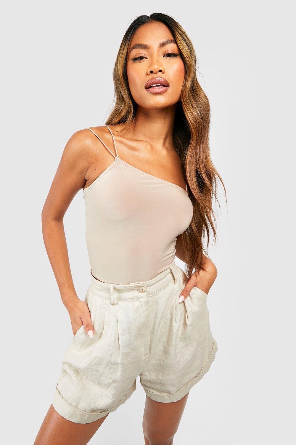 

Узкий асимметричный укороченный топ на ремешках спагетти Boohoo, серый
