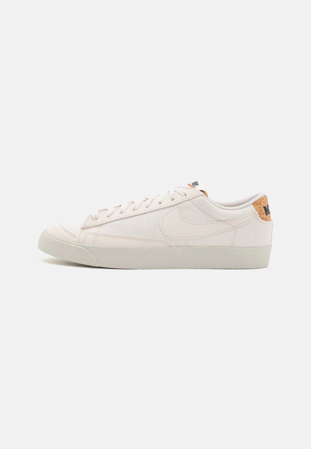 

Кроссовки Nike Blazer '77 Bio Unisex, фантом / светлая кость