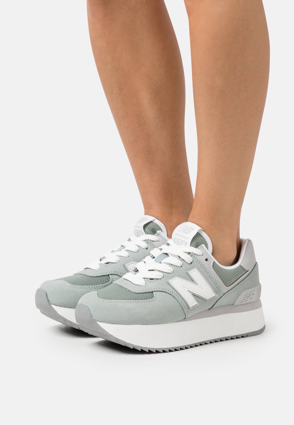 

Кроссовки New Balance