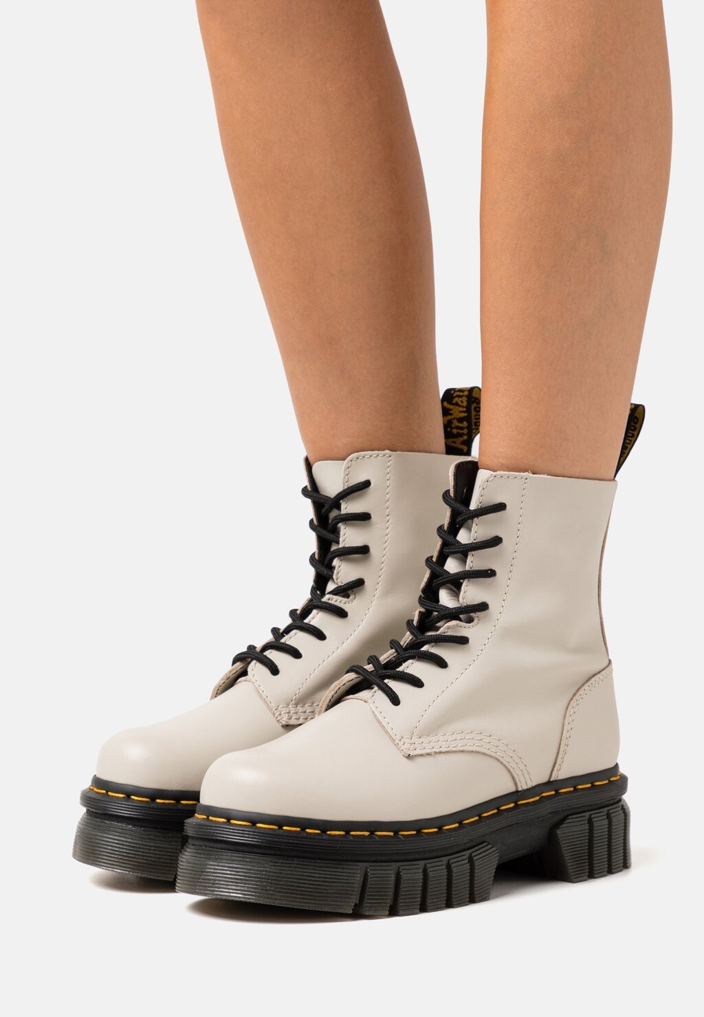 

Ботильоны на платформе Dr. Martens