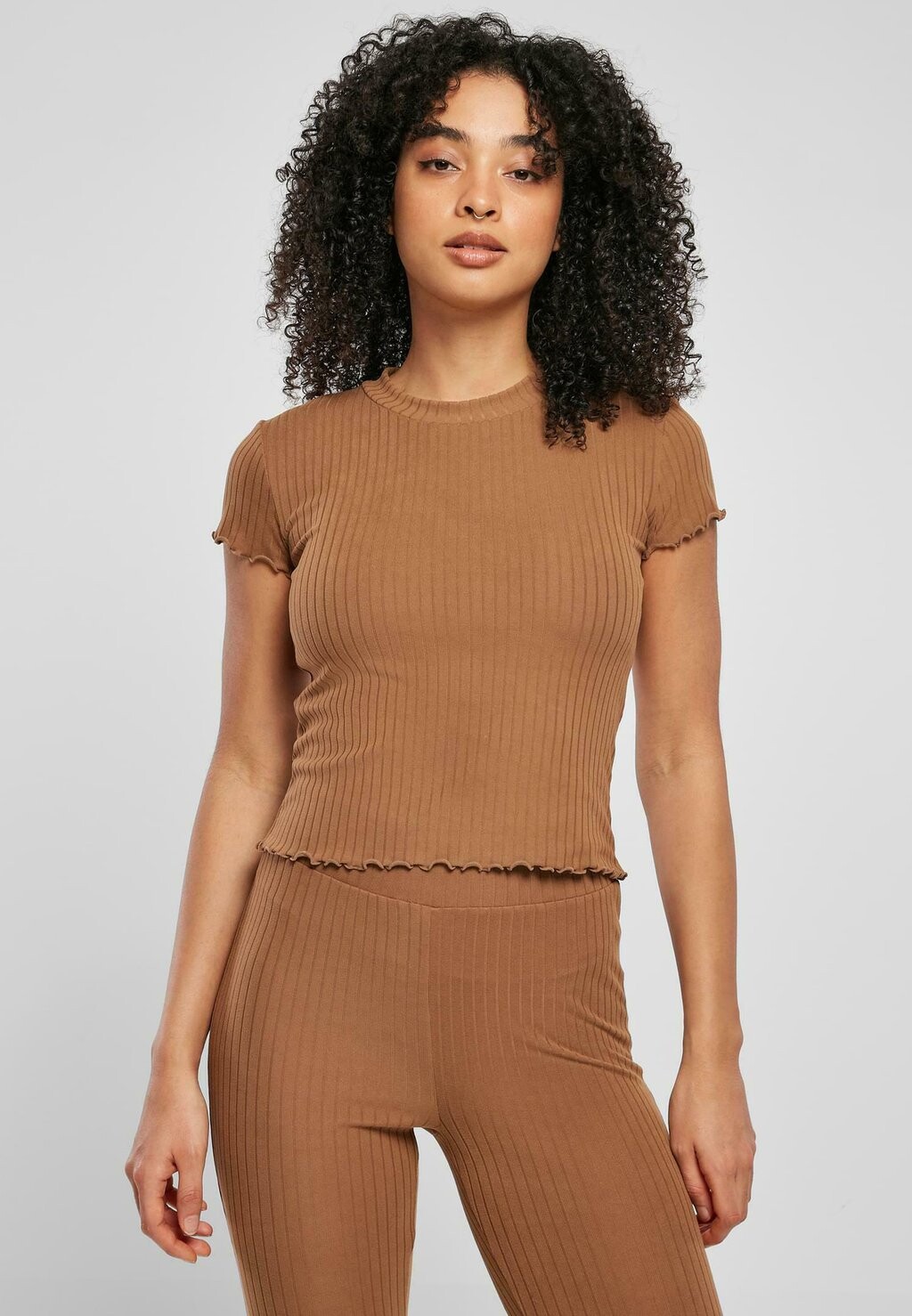 

Футболка базовая Urban Classics, цвет darktaupe