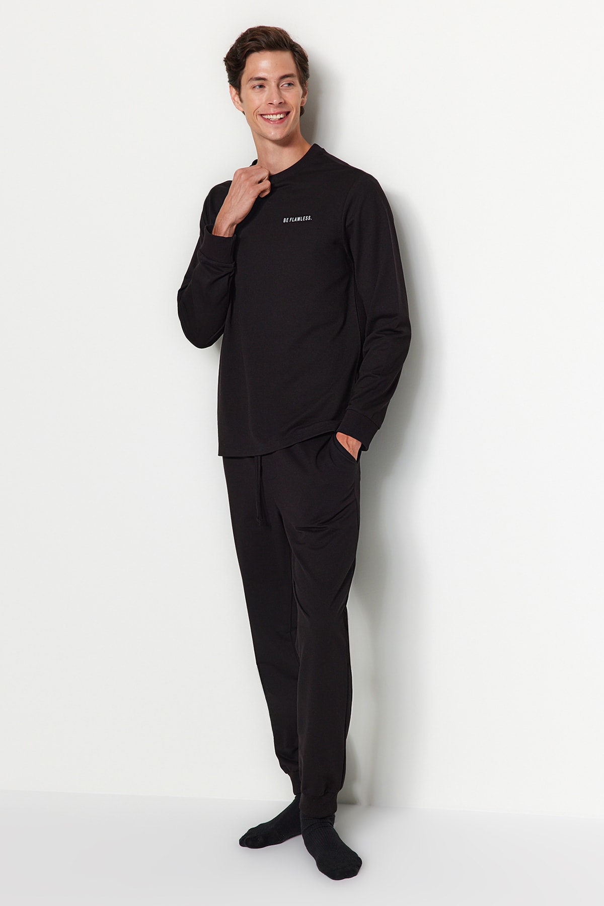Пижамный комплект мужской Trendyol с принтом, черный