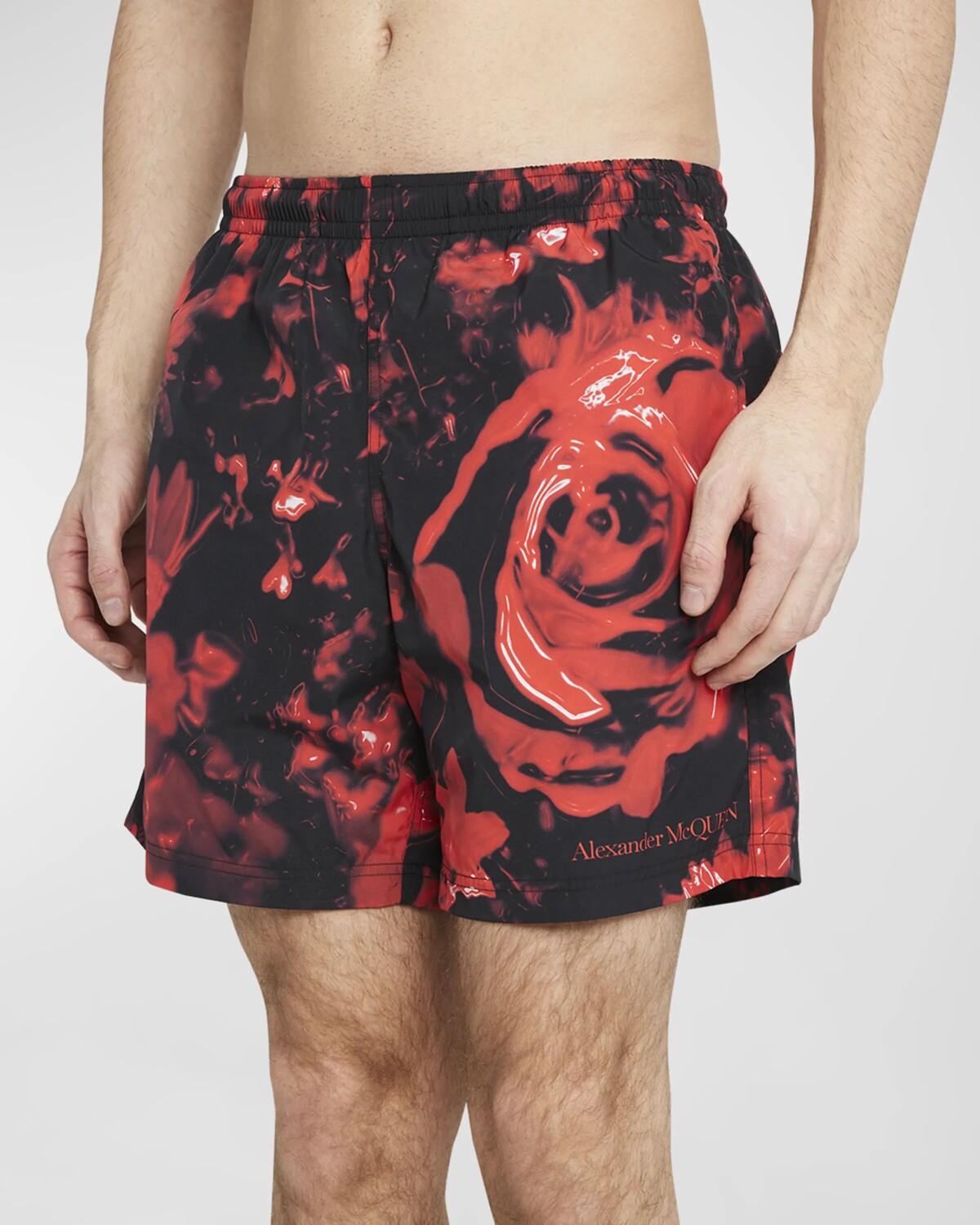 

Мужские шорты для плавания с восковым цветочным принтом Alexander McQueen, цвет Black/Red
