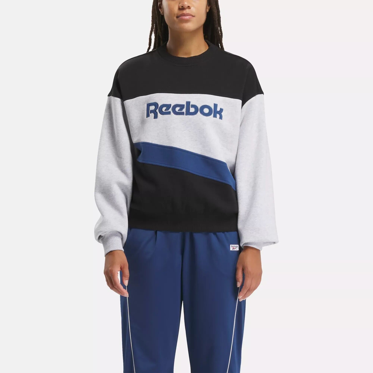 

Классический баскетбольный винтажный свитшот с цветными блоками Reebok, светло-серый