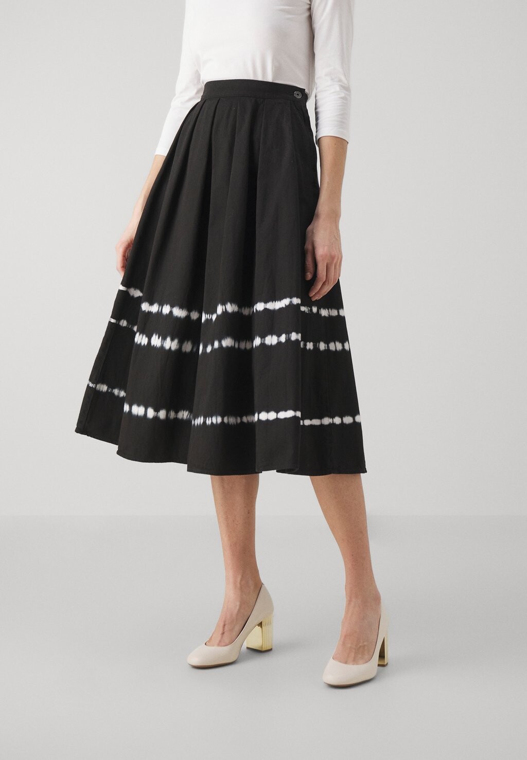 

Юбка-колокольчик Fornovo WEEKEND MaxMara, черный