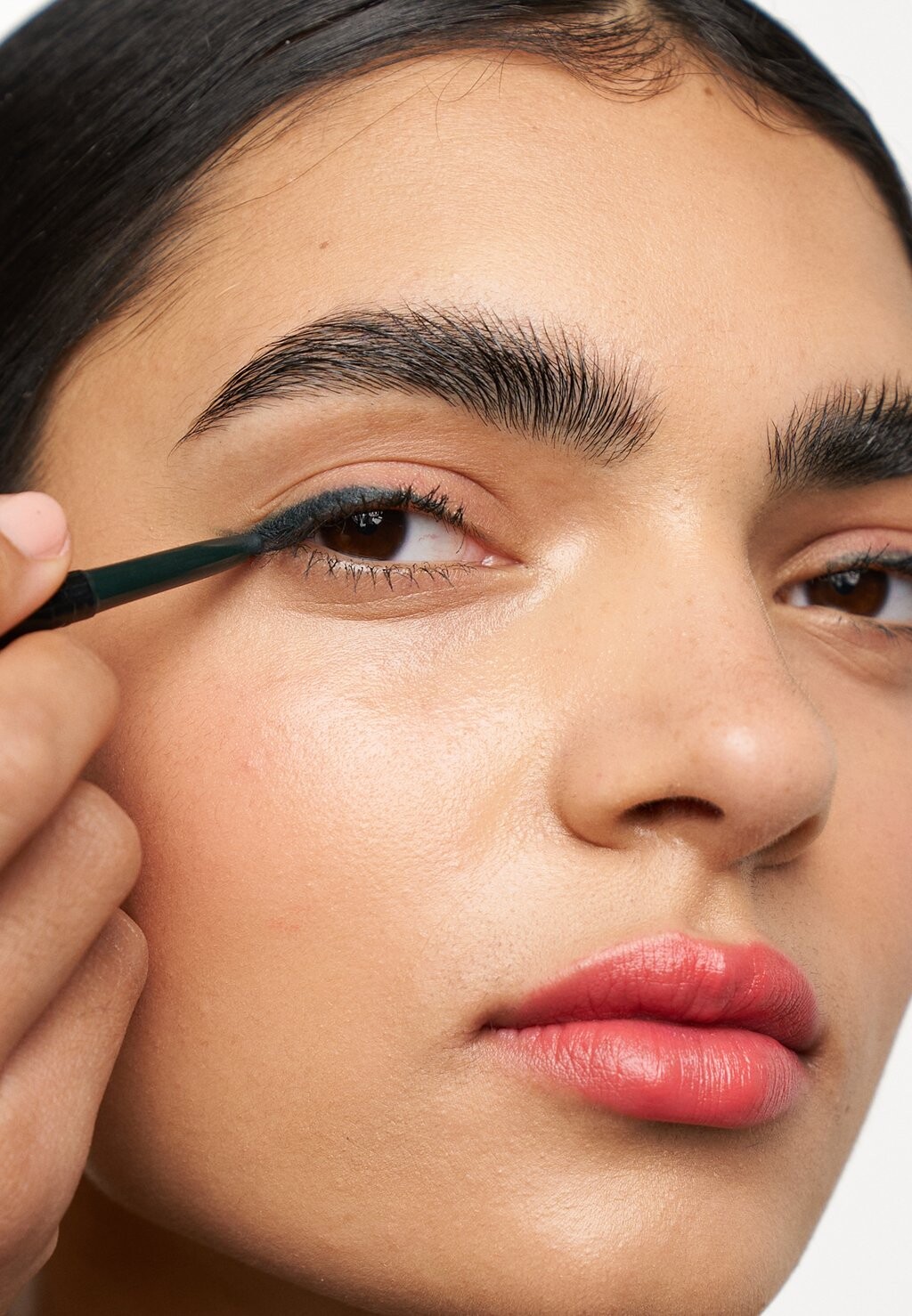 

Карандаши для бровей Graphic Look Eyes & Body Pencil KIKO Milano, цвет forest green
