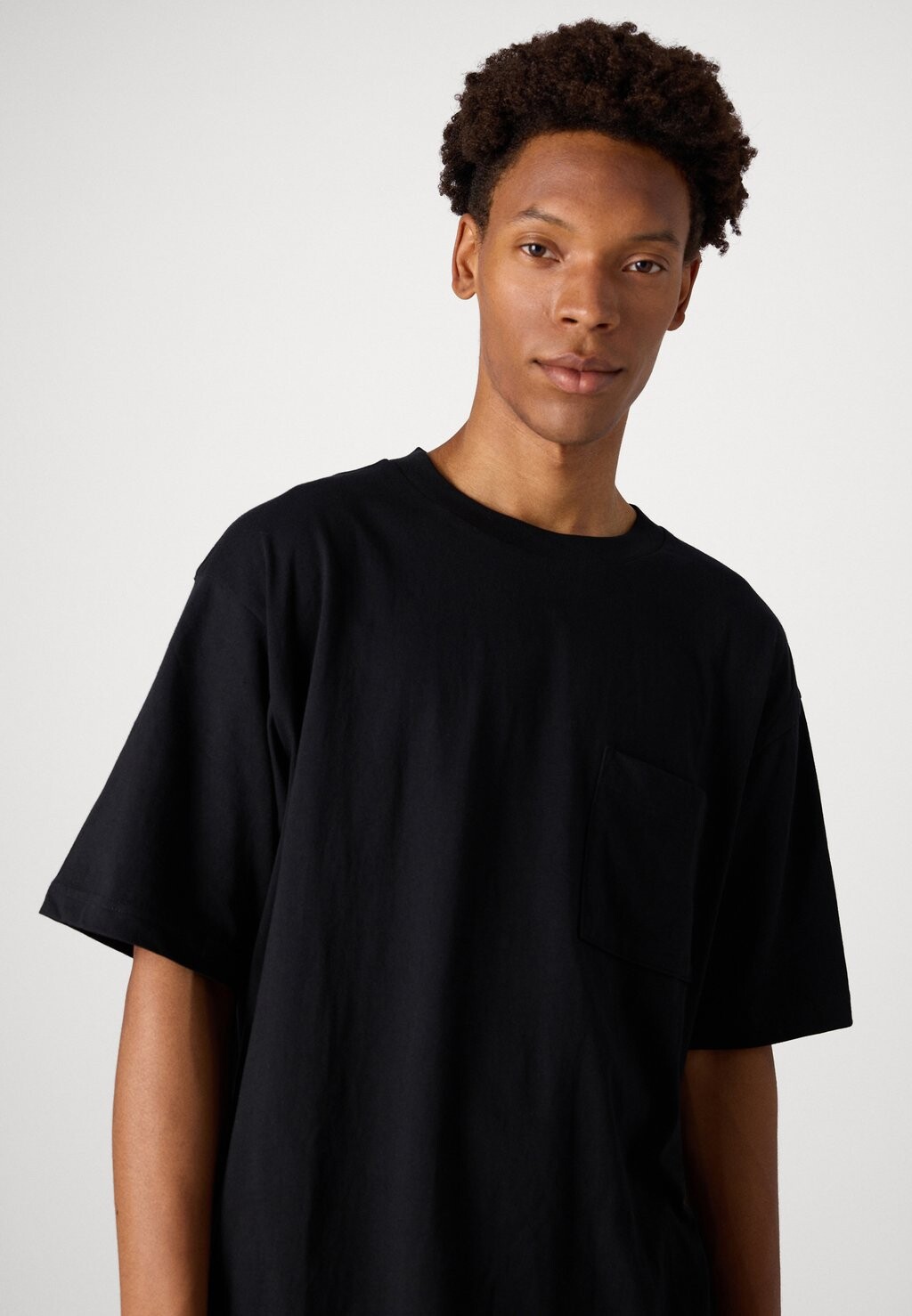 

Базовая футболка Oversized GAP, черная