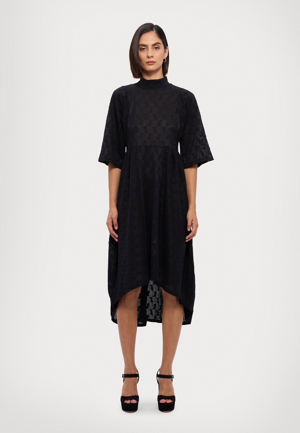 

Дневное платье VERY TURTLE DRESS Henrik Vibskov, черный
