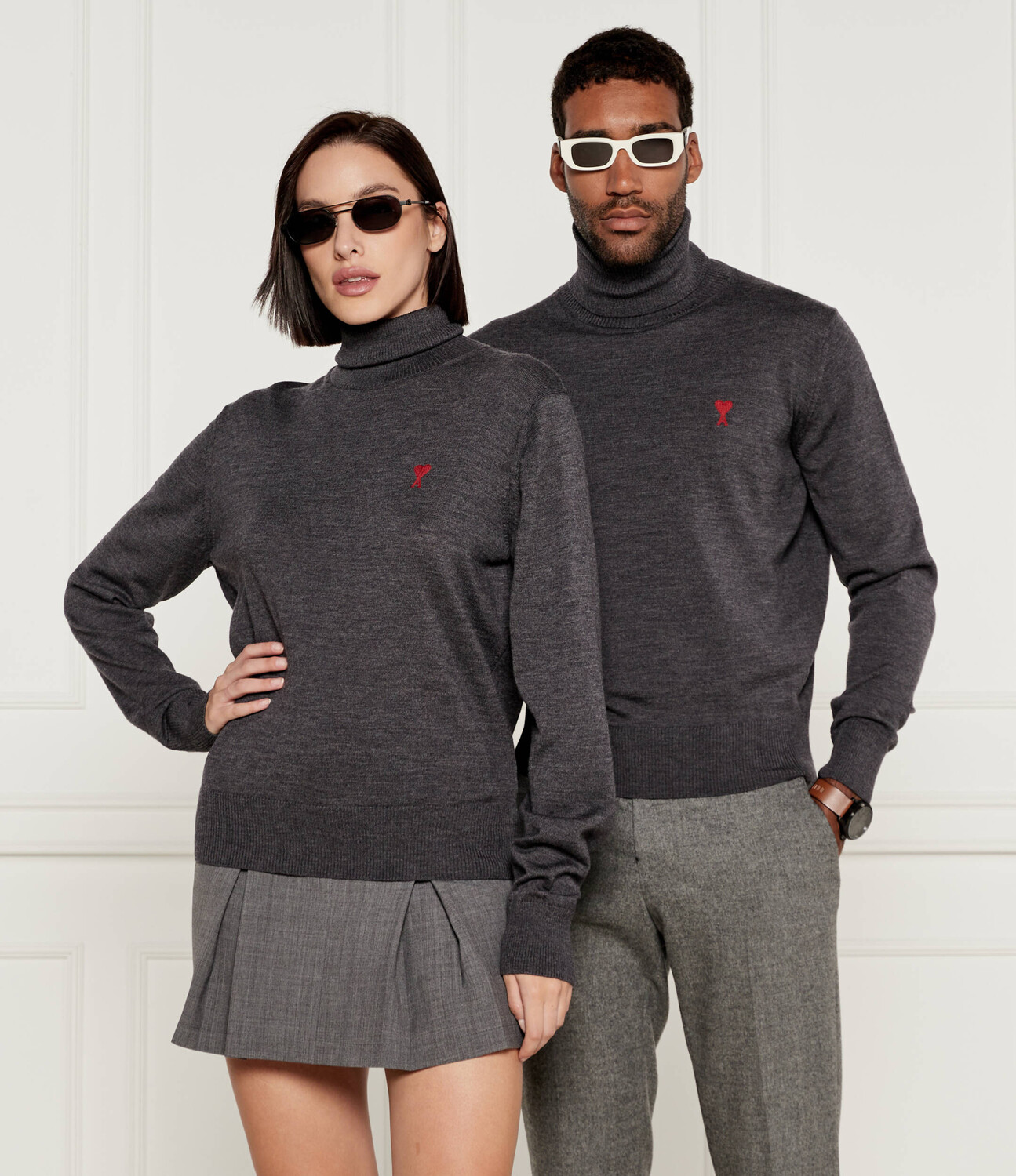 

Свитер из шерсти AMI Paris Regular Fit, цвет grafite