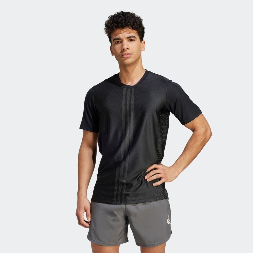 

Футболка Adidas HZ3072, черный