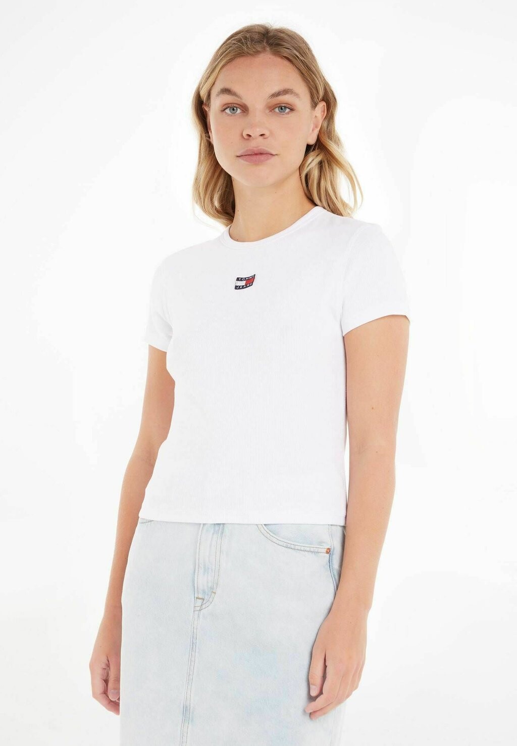 

Базовая футболка Tommy Jeans