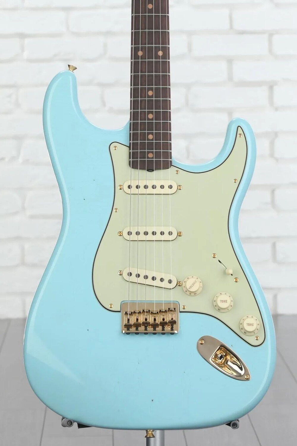 

Fender Custom Shop Limited Edition '59 Hardtail Stratocaster Journeyman Relic — Faded Aged Daphne Blue