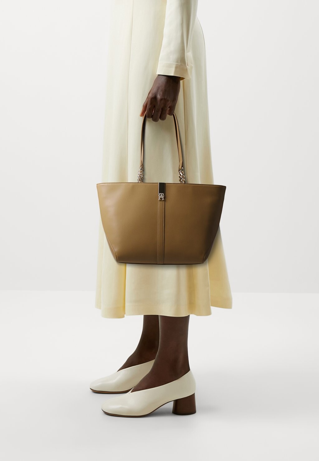 

Сумочка Heritage Tote Tommy Hilfiger, хаки