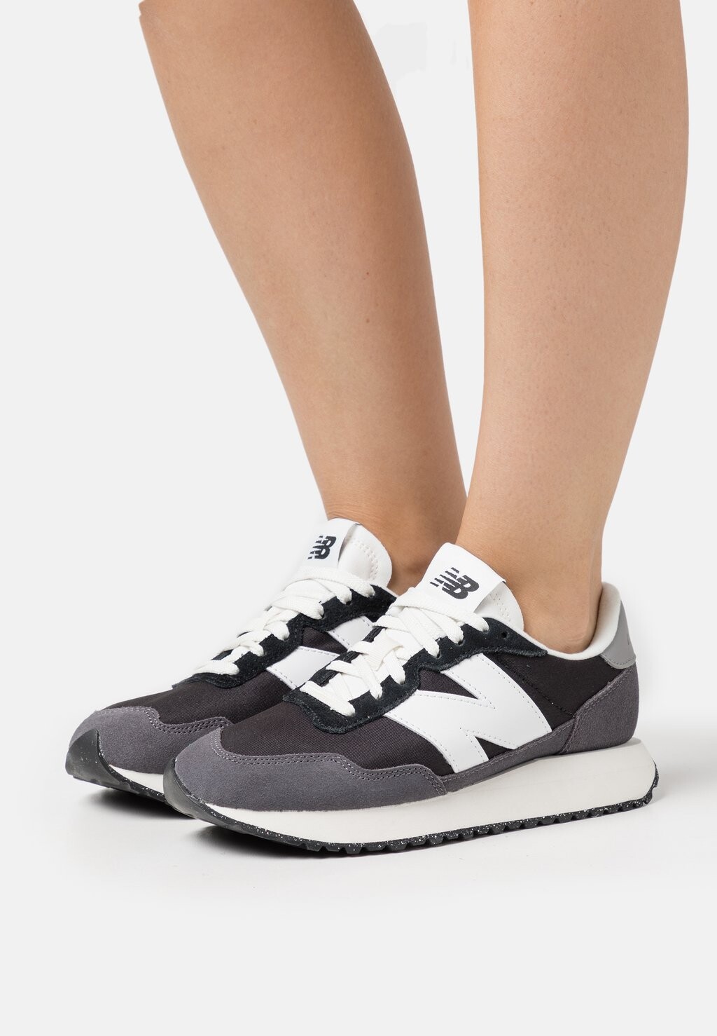 

Кроссовки New Balance, черный Ws237, черный