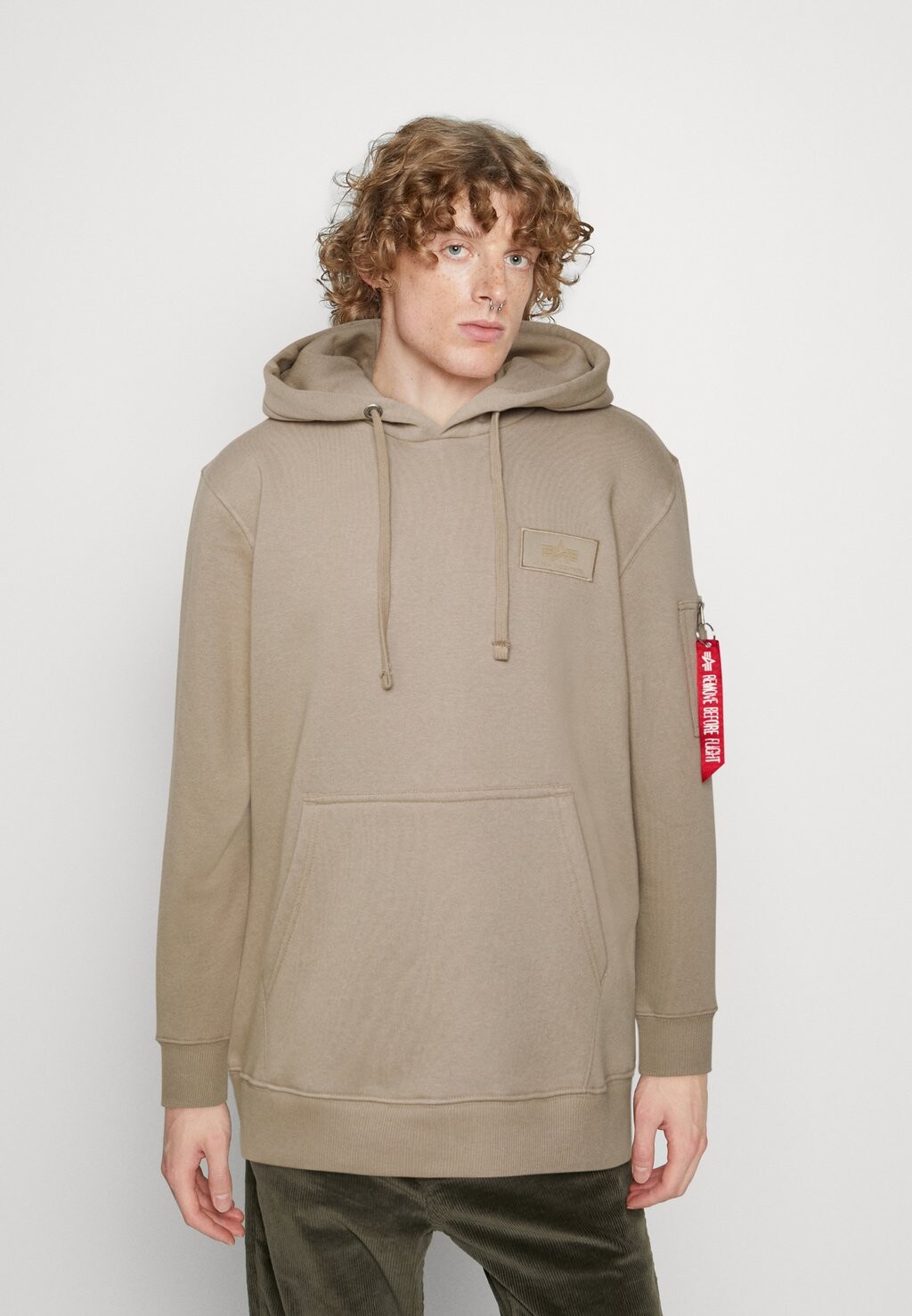 

Худи Alpha Industries