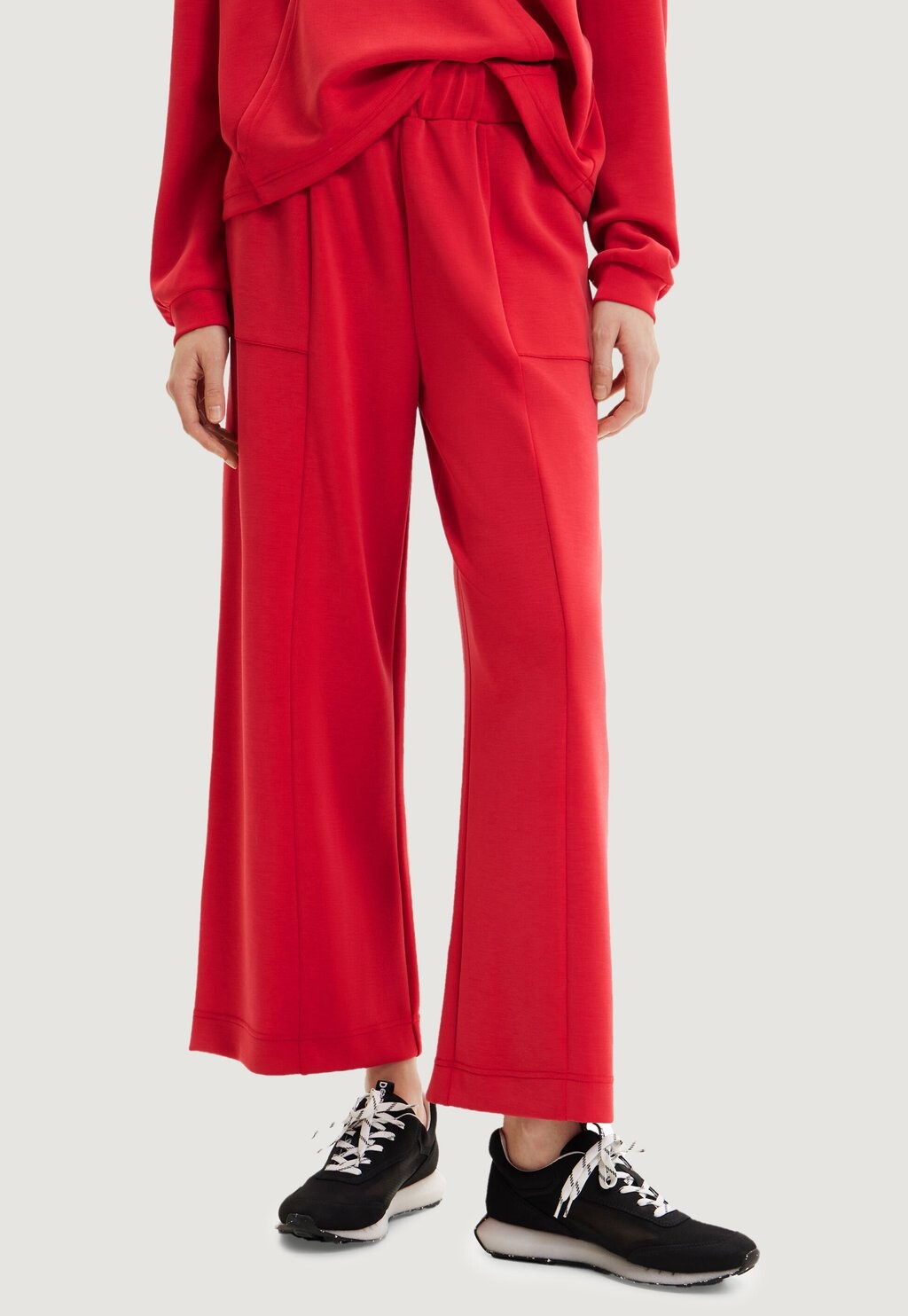 

Спортивные брюки Desigual, красный