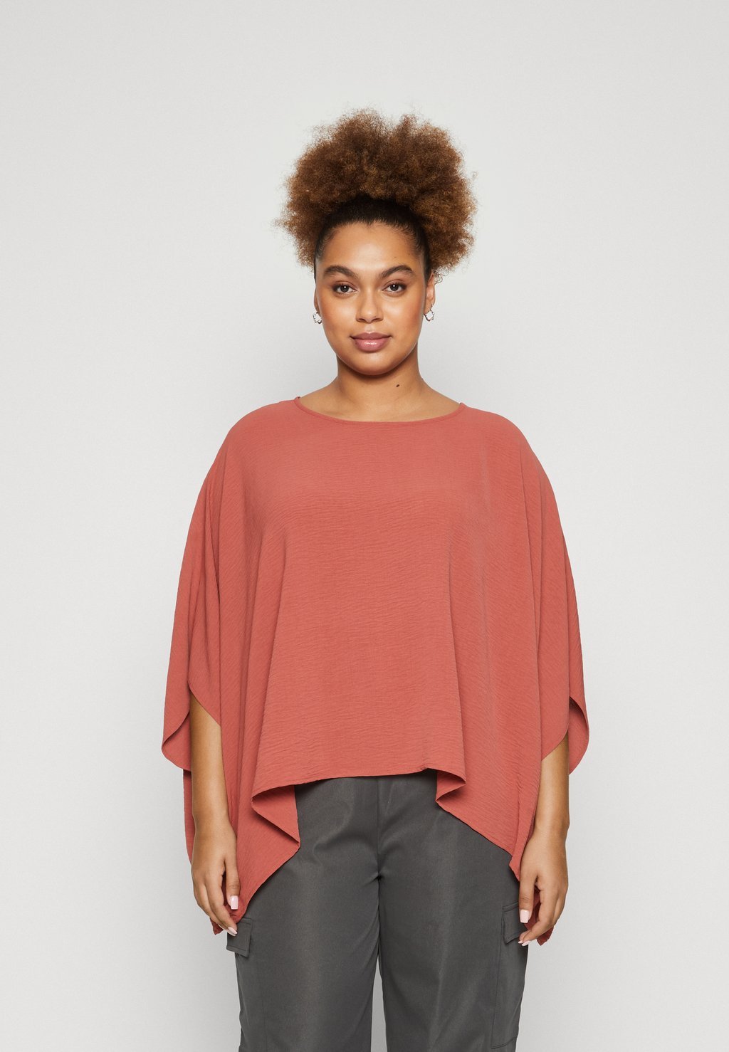 Накидка VMALVA O NECK PONCHO Vero Moda Curve, цвет marsala блузка vero moda curve vmphiline o neck черный