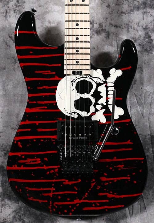 

Электрогитара Charvel - Warren DeMartini Signature Pro-Mod Blood and Skull