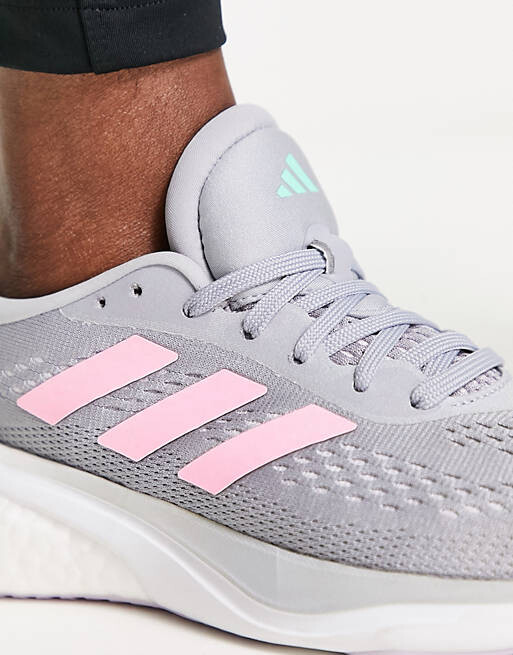 

Серые и розовые кроссовки adidas Running Supernova 2