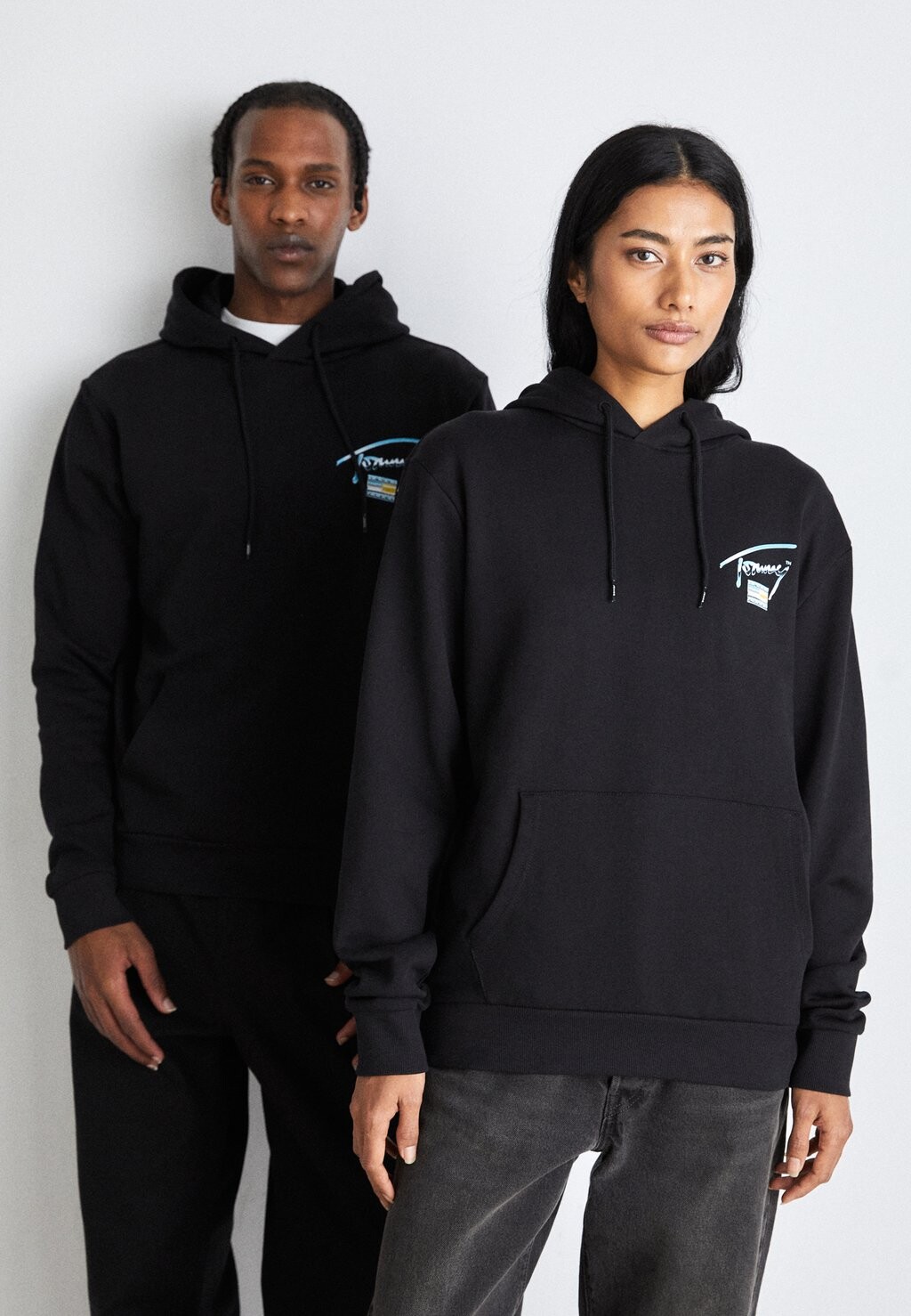 

Толстовка DNA HOOD UNISEX Tommy Jeans, черный