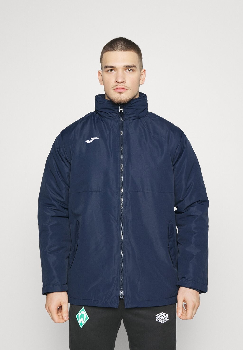 

Спортивная куртка Joma