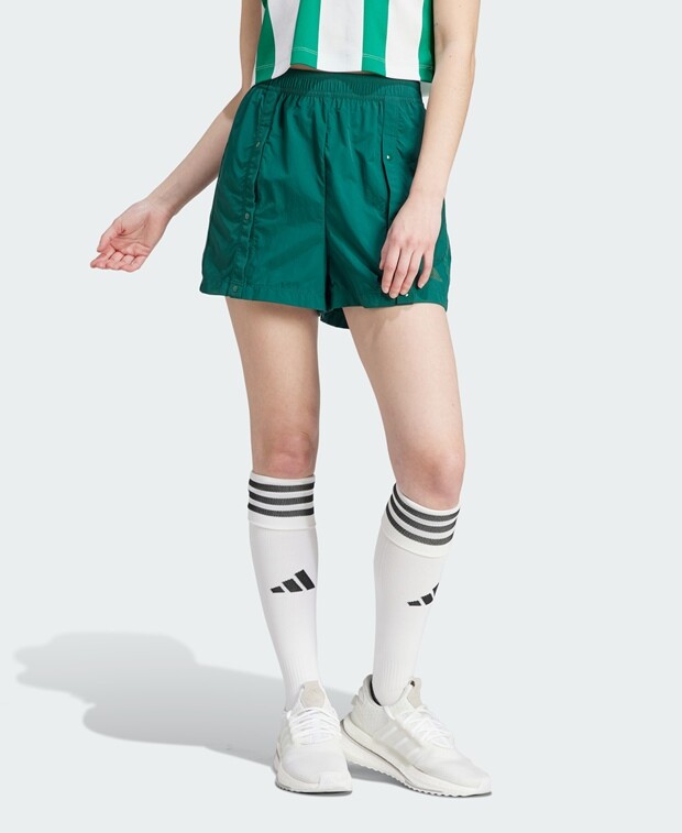 

Тренировочные шорты adidas Sportswear, зеленый