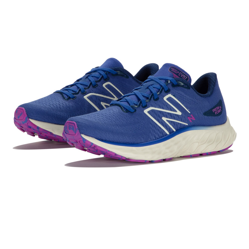 

Кроссовки для бега New Balance Fresh Foam X EVOZ V3, фиолетовый