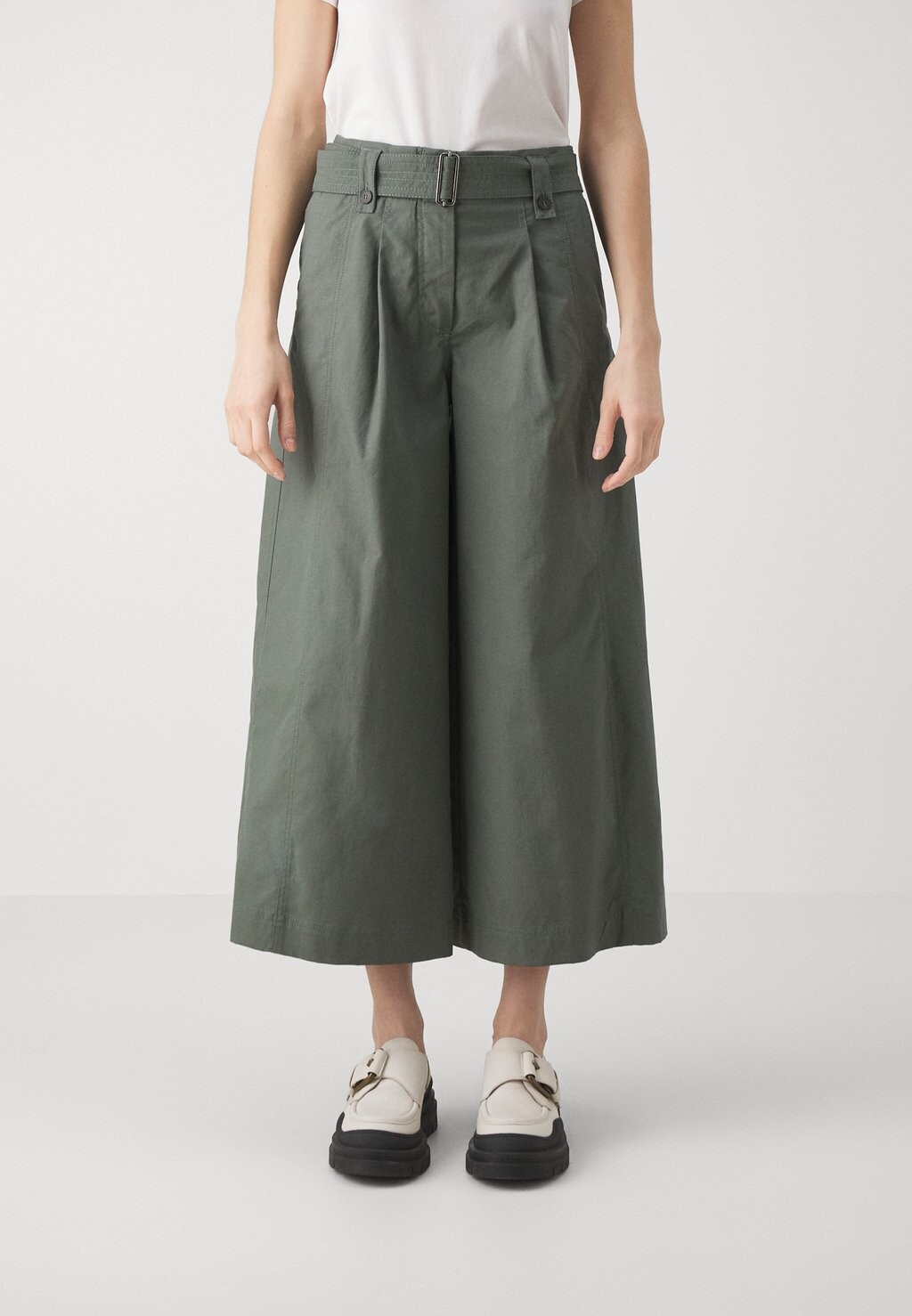 

Брюки Recco WEEKEND MaxMara, цвет verde kaki