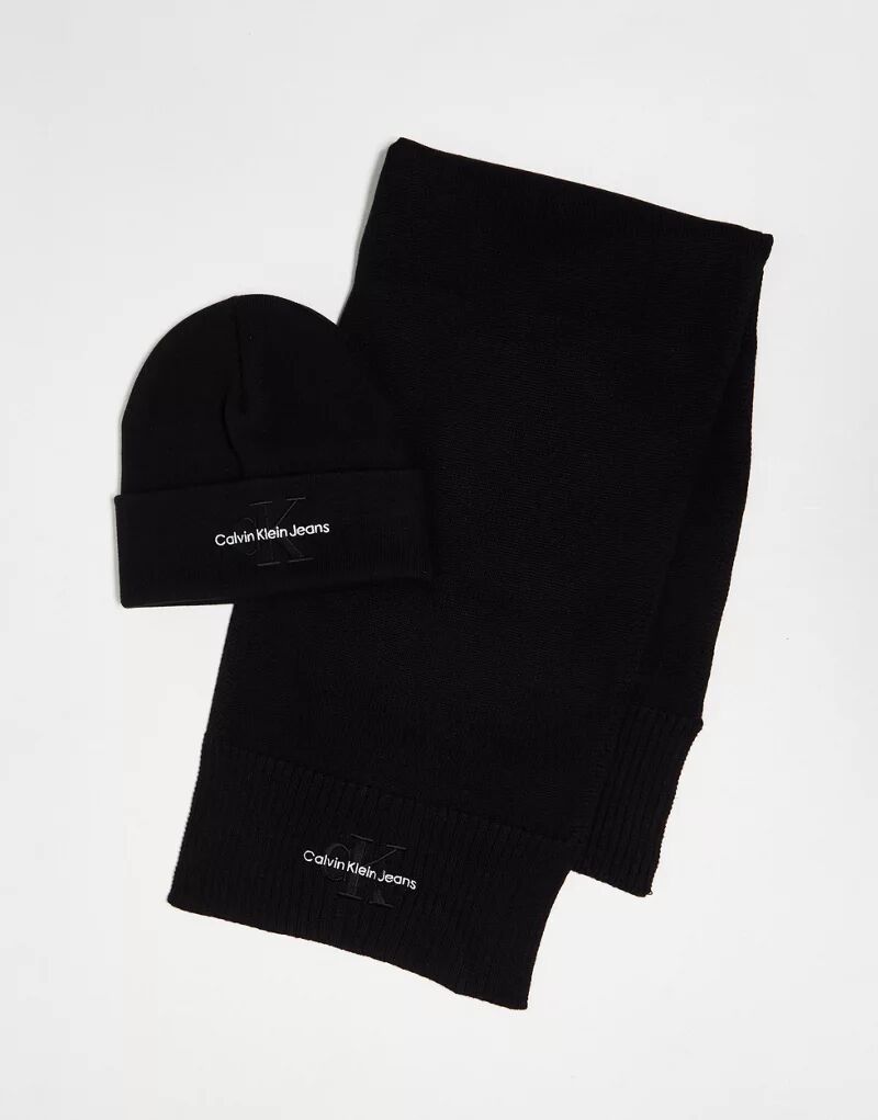цена Черный комплект из шапки и шарфа с монограммой Calvin Klein