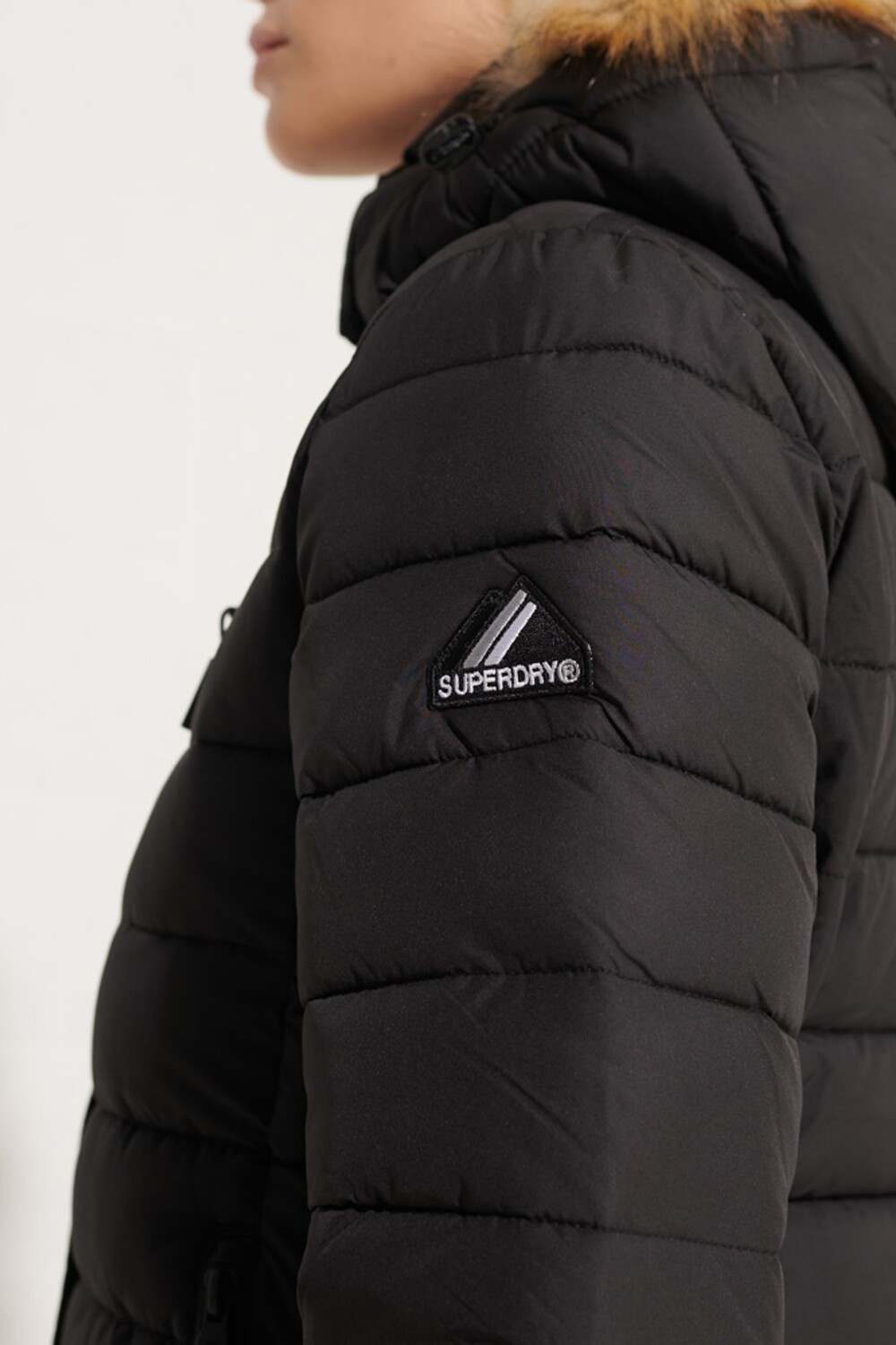 

Классическая куртка Fuji из искусственного меха Superdry, черный