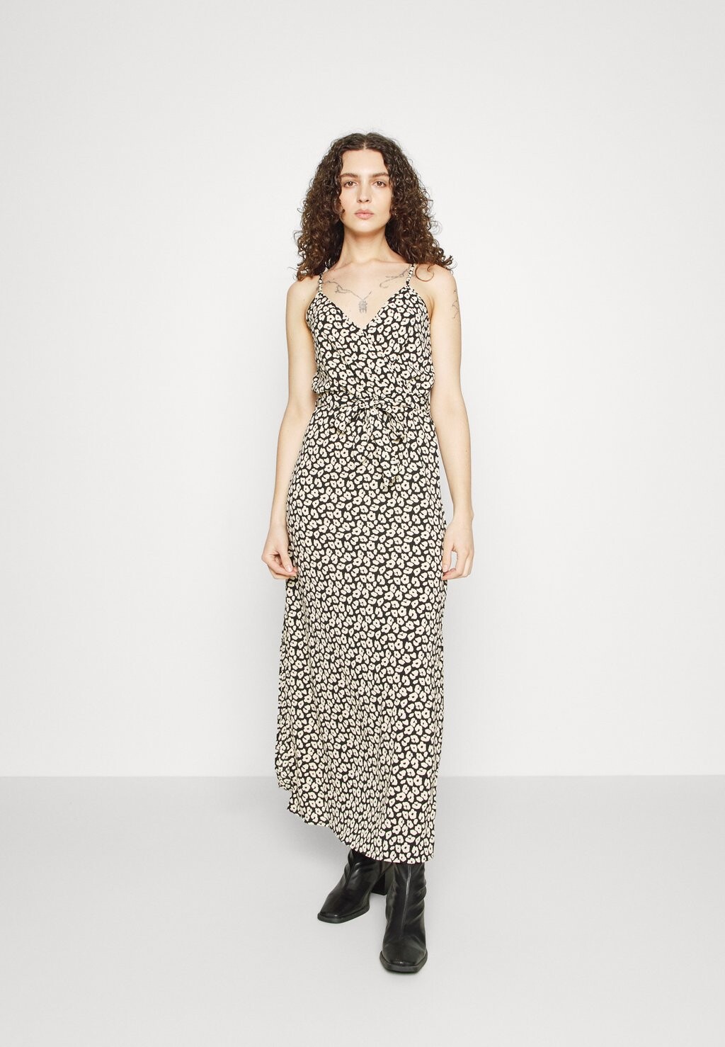 

Длинное платье JDY Tall