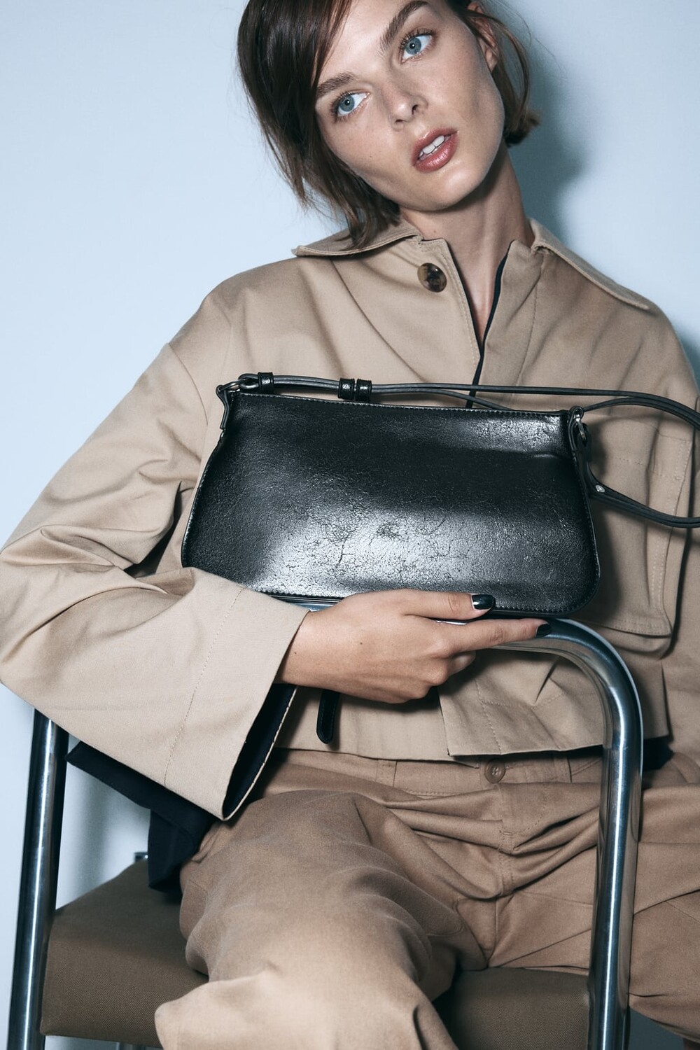 

Минималистичная сумка через плечо ZARA, черный