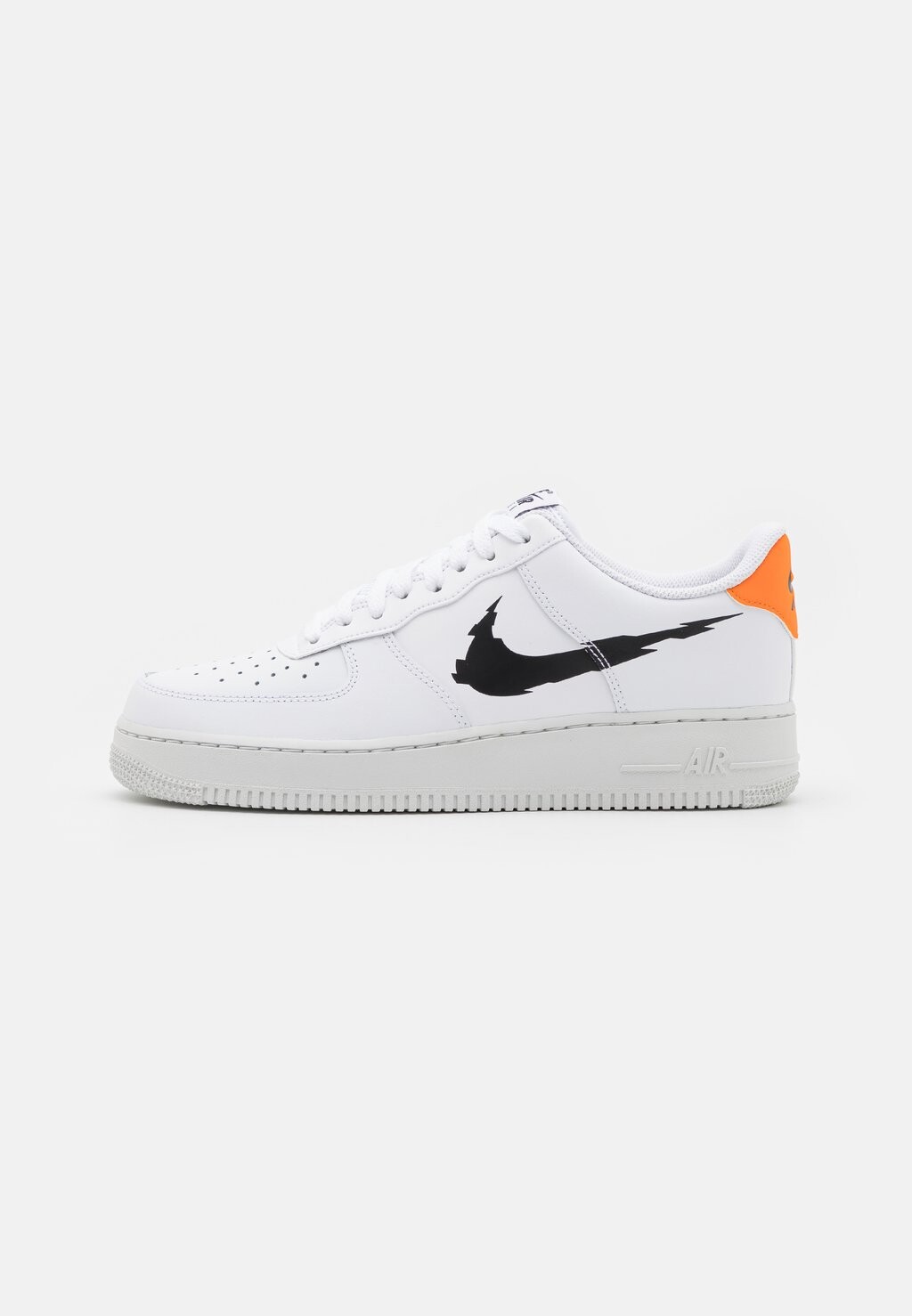 

Кроссовки Nike Air Force 1 07, белый / черный