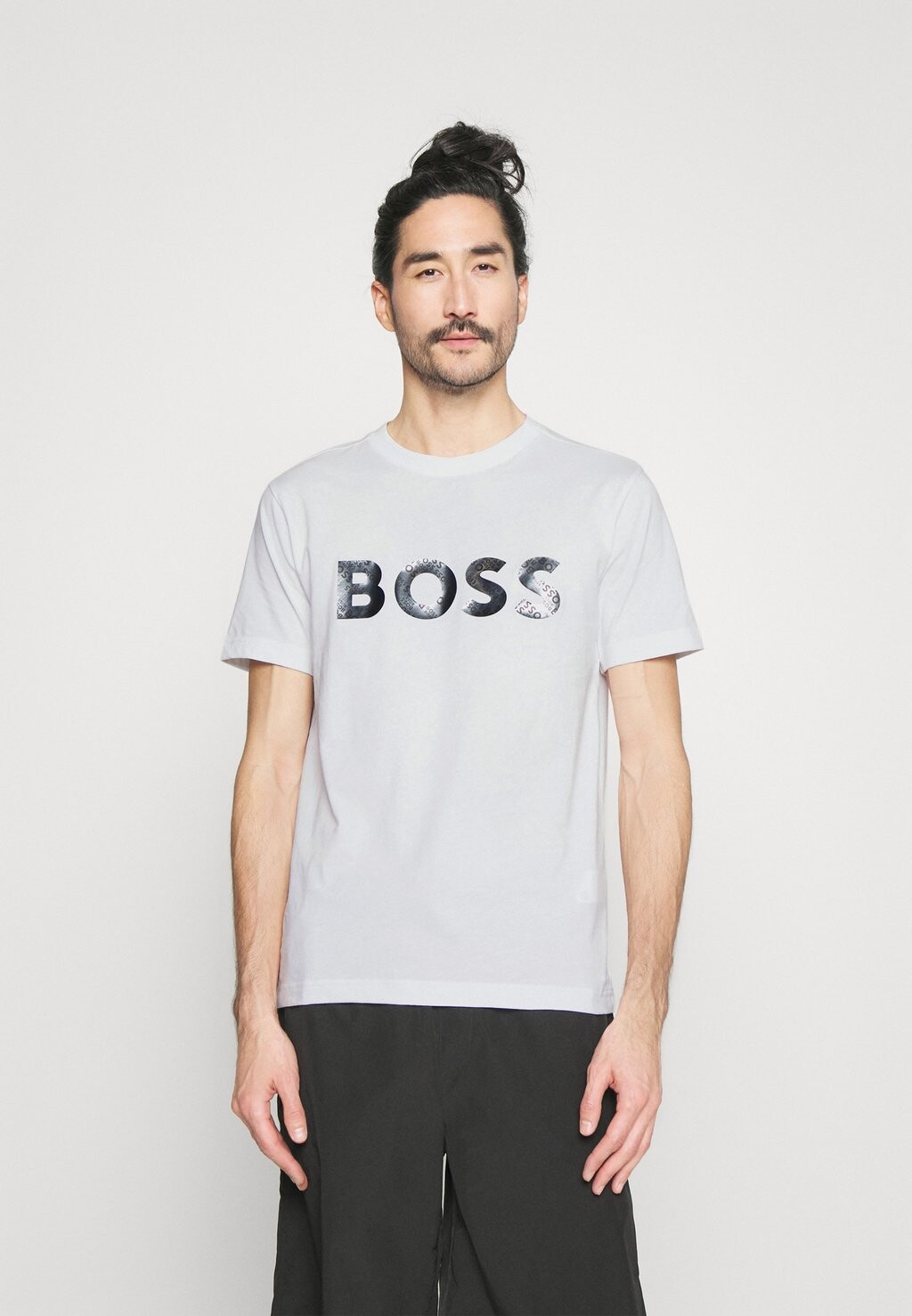 

Футболка с принтом BOSS, белый