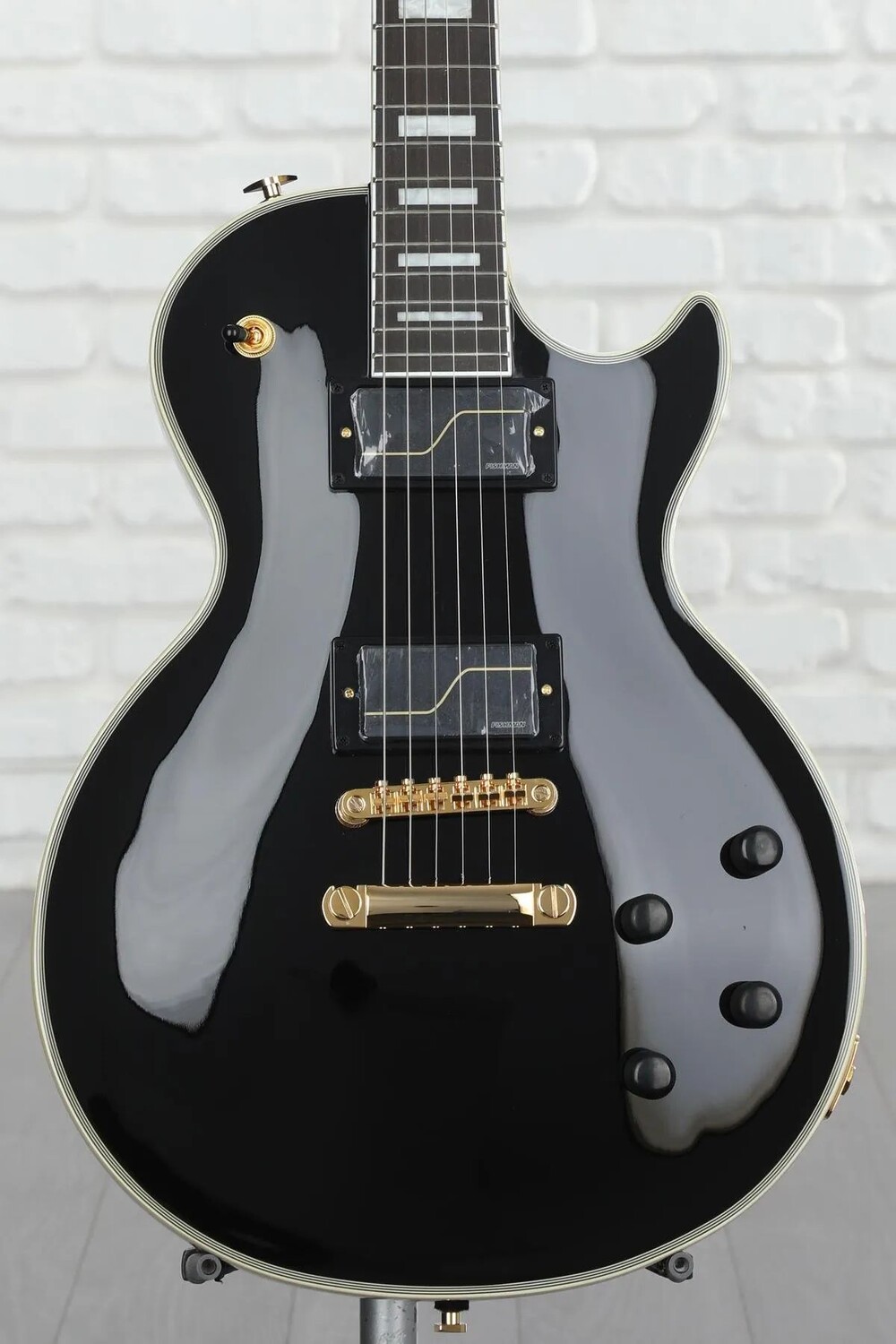 

Электрогитара Epiphone Matt Heafy Les Paul Custom Origins — черное дерево
