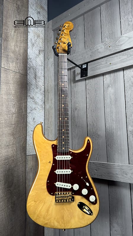 Электрогитара Fender Artisan Maple Burl Strat NOS, Ebony Madagascar Fingerboard, Aged Natural Electric Guitar 9235000851