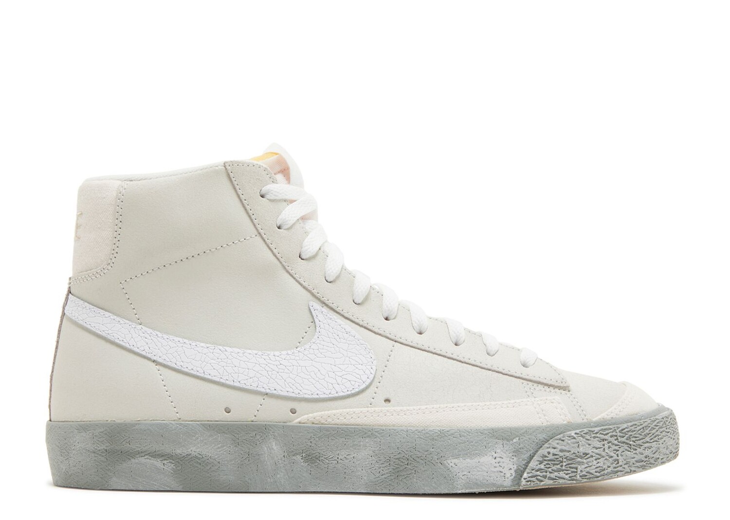 

Кроссовки Nike Blazer Mid '77 Emb 'All-Star - Salt Flats', серый