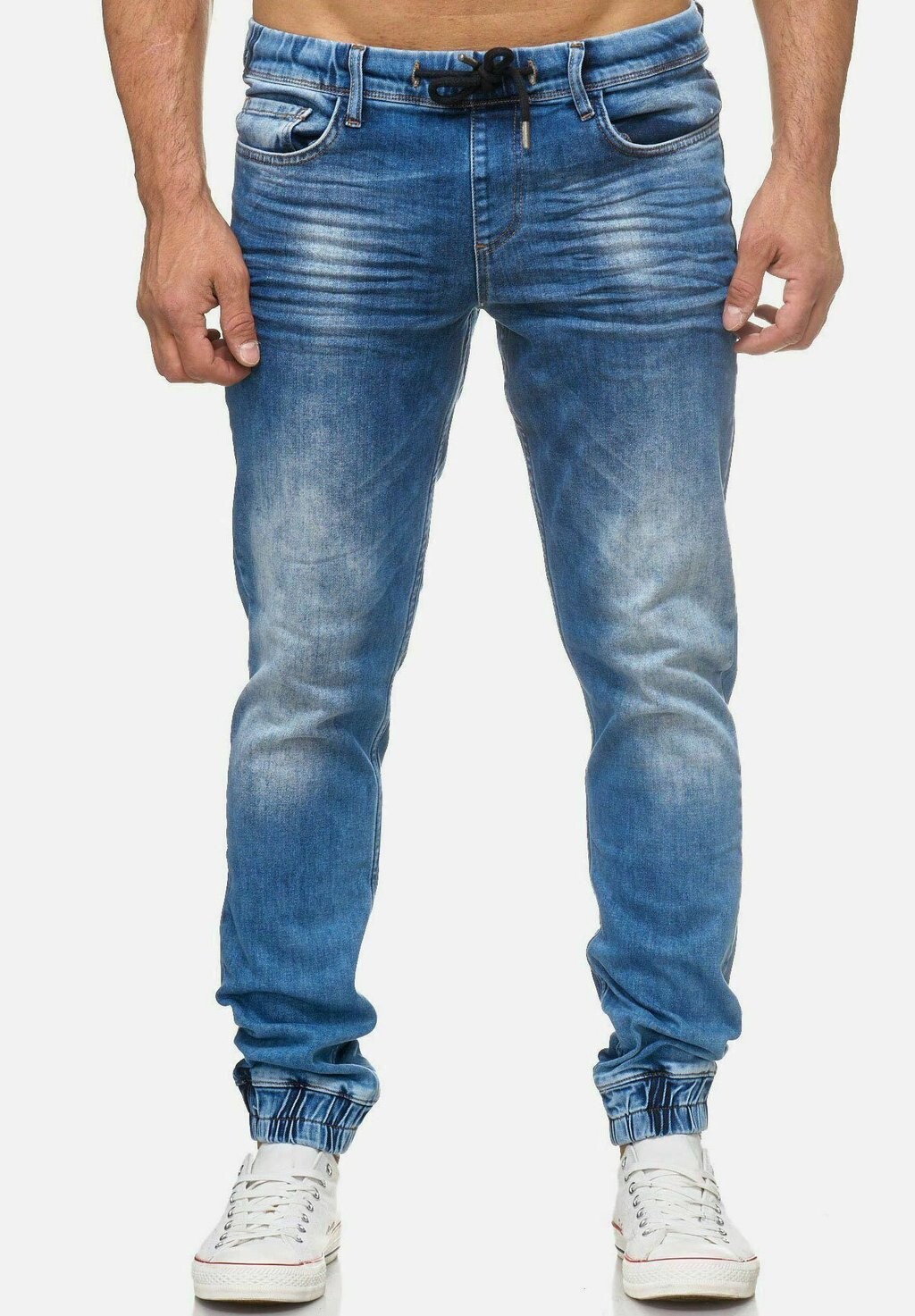 

Зауженные джинсы Tazzio