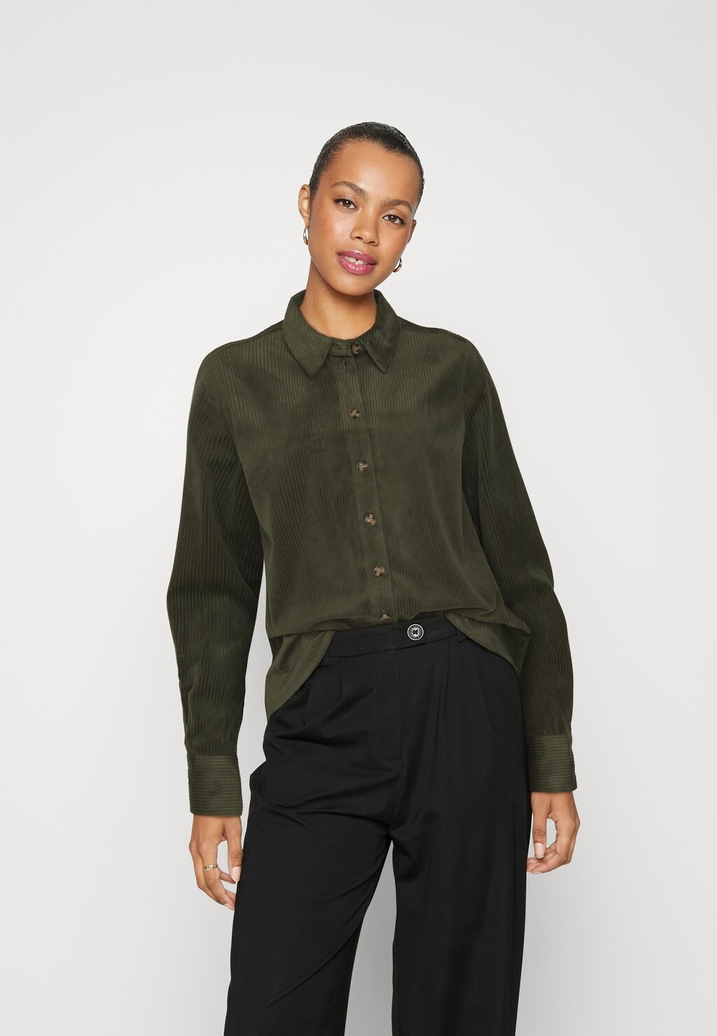 

Рубашка Vero Moda ВМЛИНДА ОБЫЧНАЯ, цвет forest night