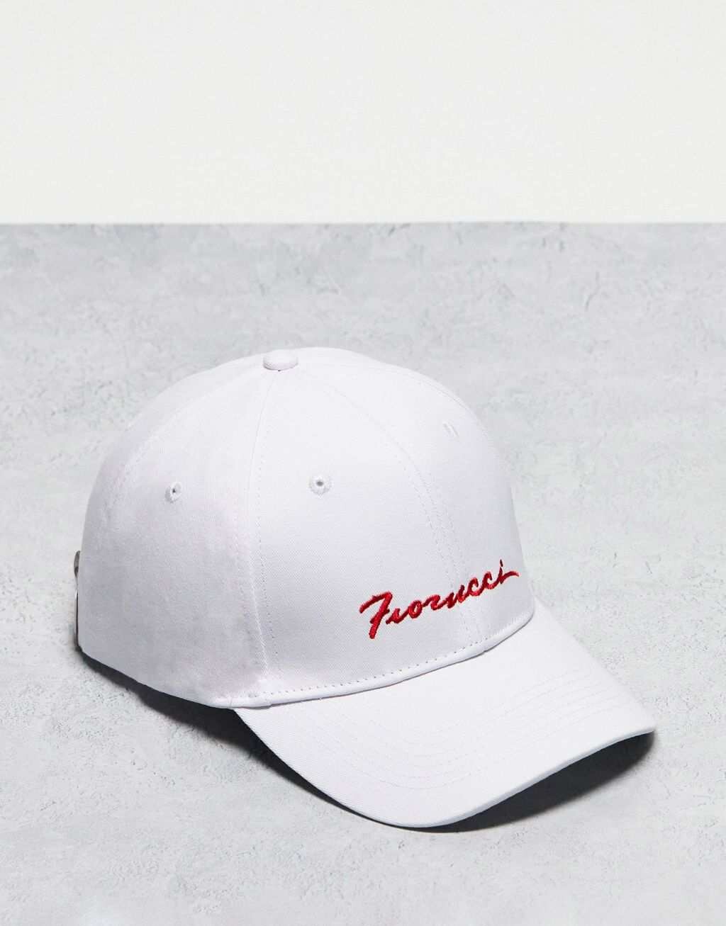 

Белая кепка с логотипом Fiorucci