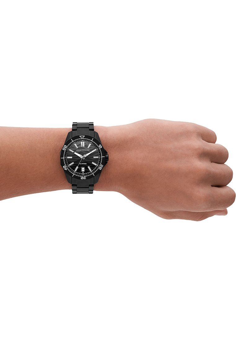 Часы Quart Hand Date 44Mm Armani Exchange, цвет stainless steel black 16 дюймовая пицца с кожурой ooni цвет stainless steel black
