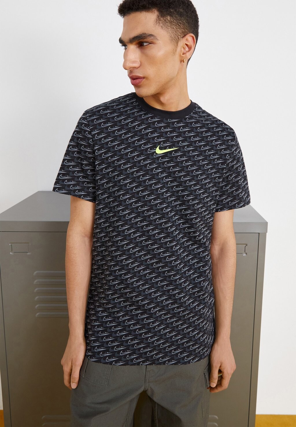 

Футболка с принтом TEE Nike, черный
