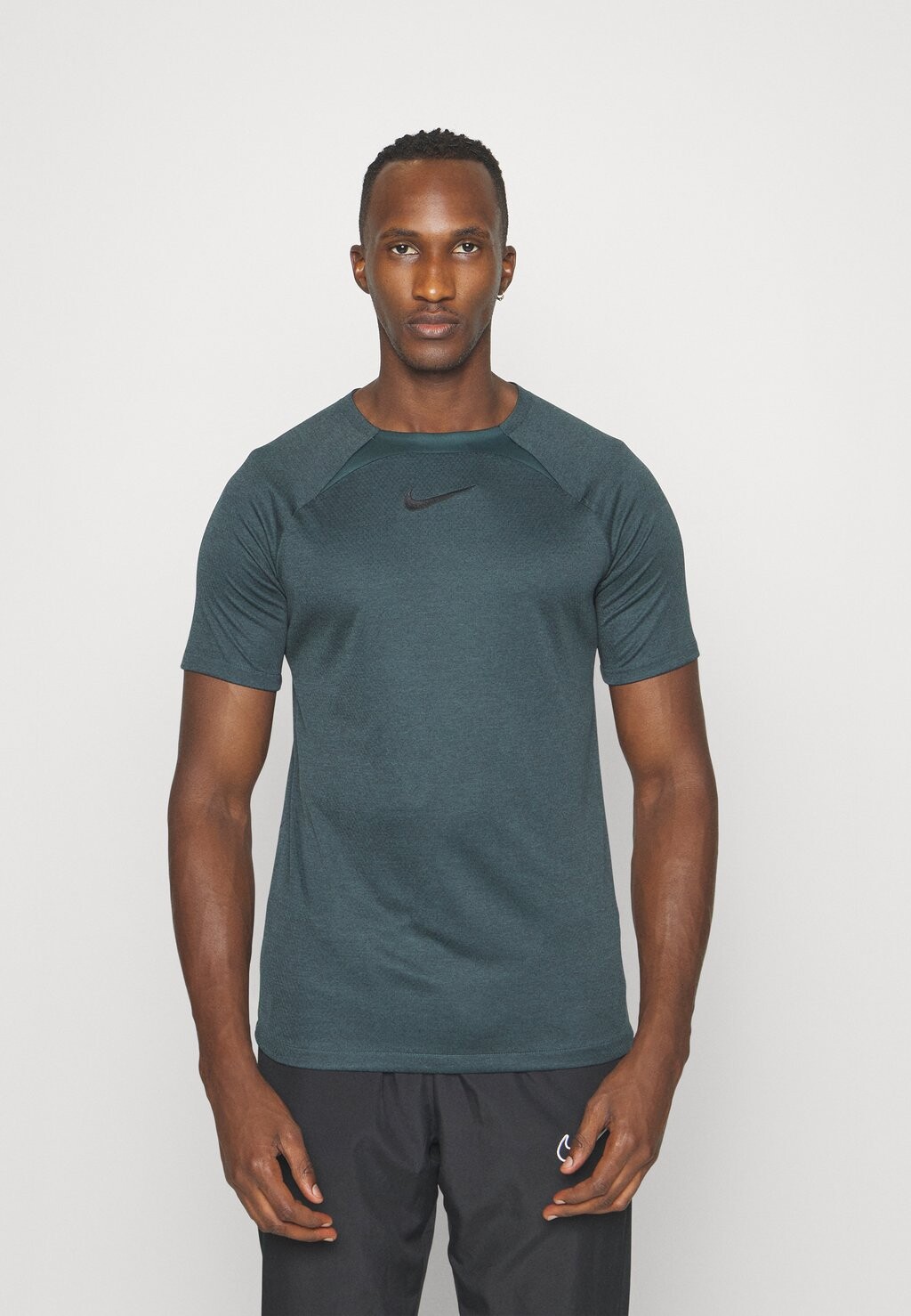 

Спортивная футболка ACADEMY Nike, глубокие джунгли/черный