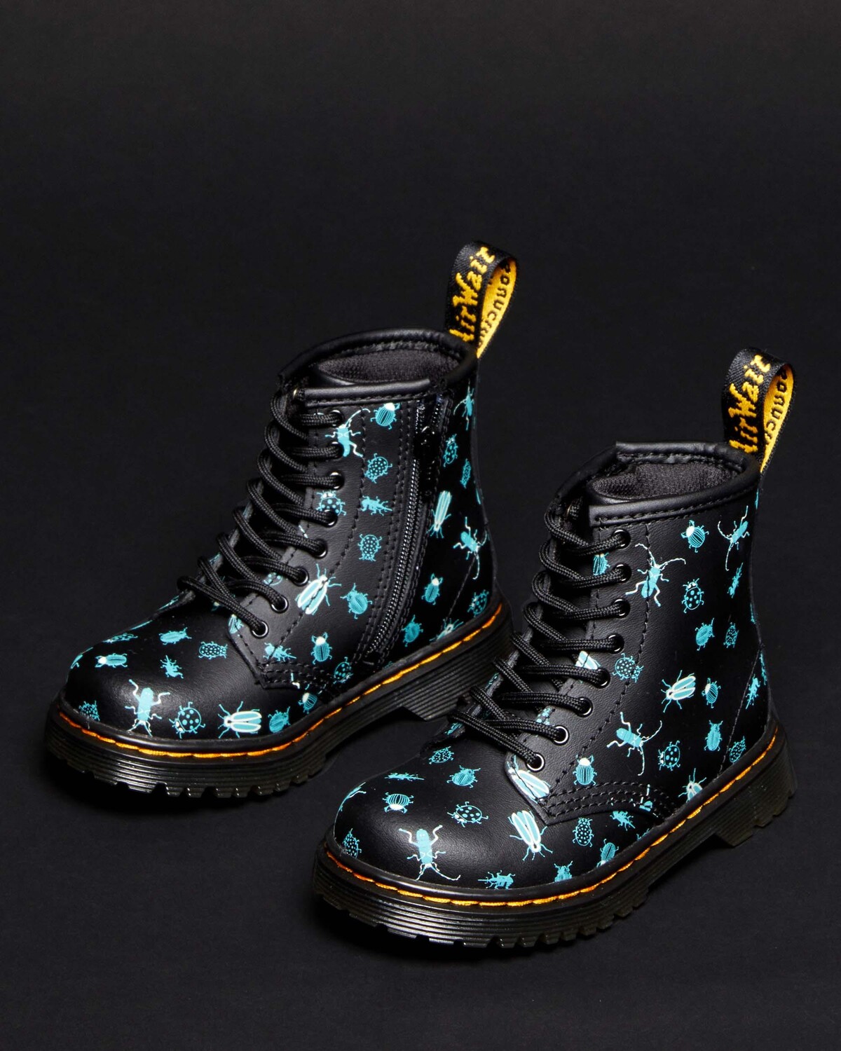 

Светящиеся в темноте ботинки на шнуровке Toddler 1460 Bugs Dr. Martens