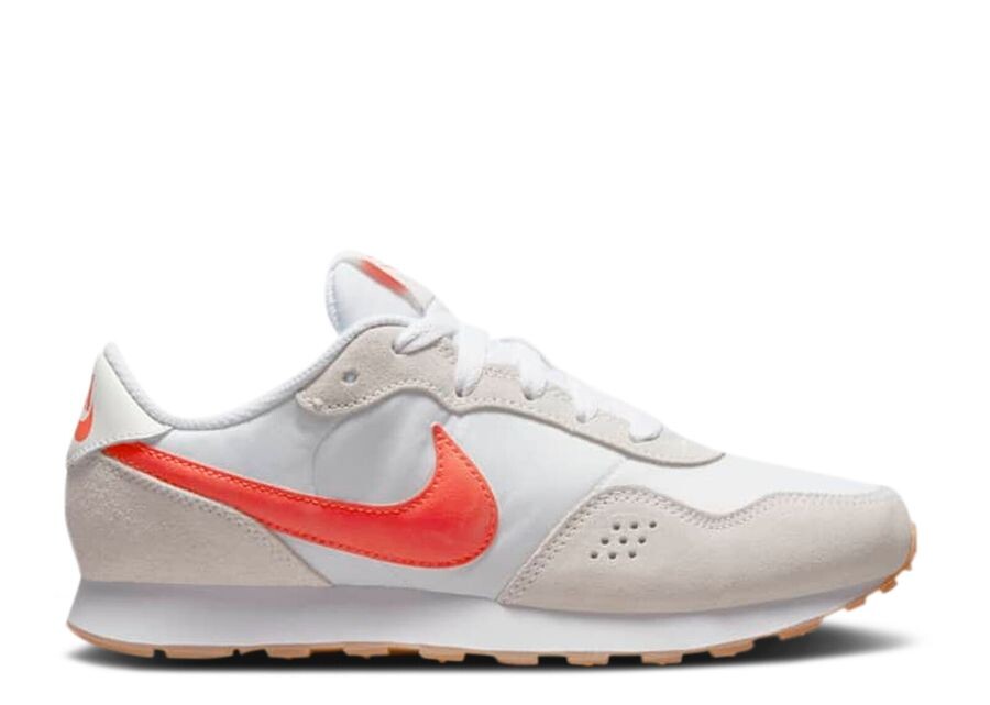 

Кроссовки Nike MD Valiant GS, цвет White Orange